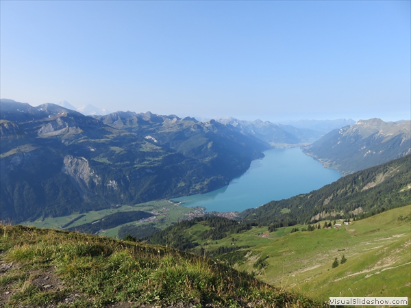 Ausblick vom Gibel, Brienzersee, links Eiger und Jungfrau