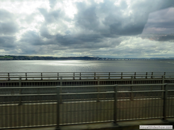 ...schon geht's über die Brücke des Firth of Forth...